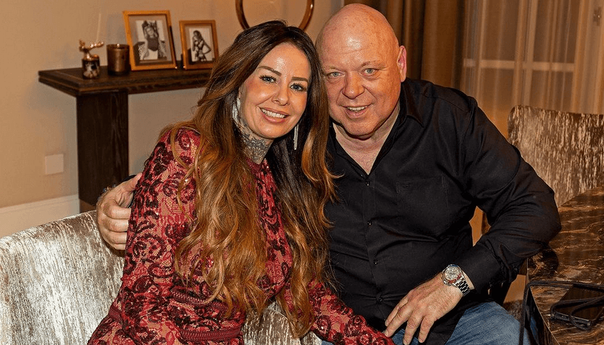 Wendy van Hout is de veel jongere vriendin van Peter Gillis