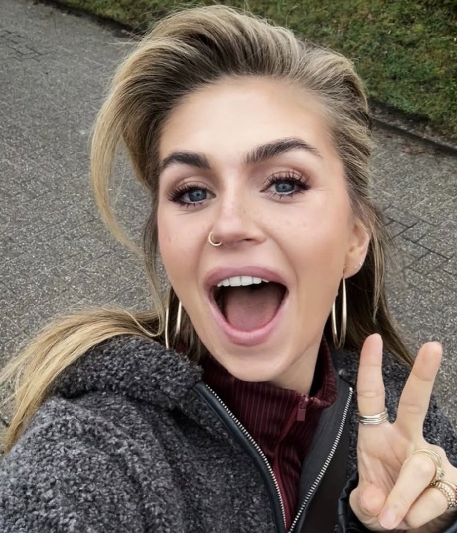 Roxeanne Hazes